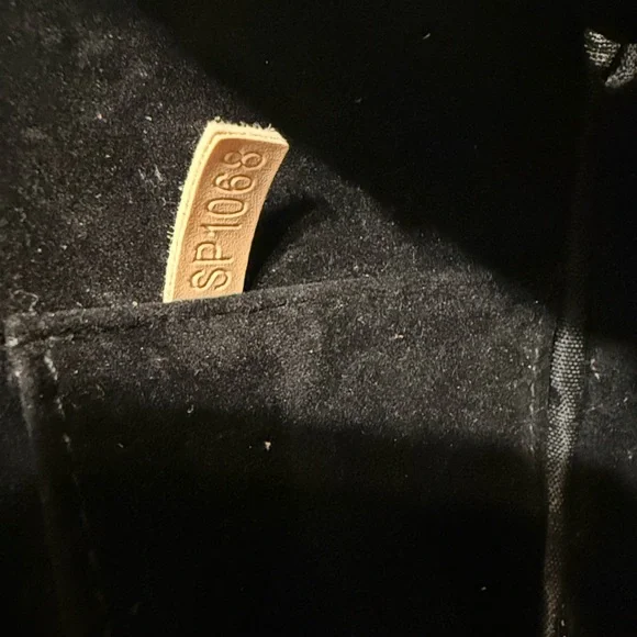 Black utility purse with black strap & gold hardware - Picture 6 of 10